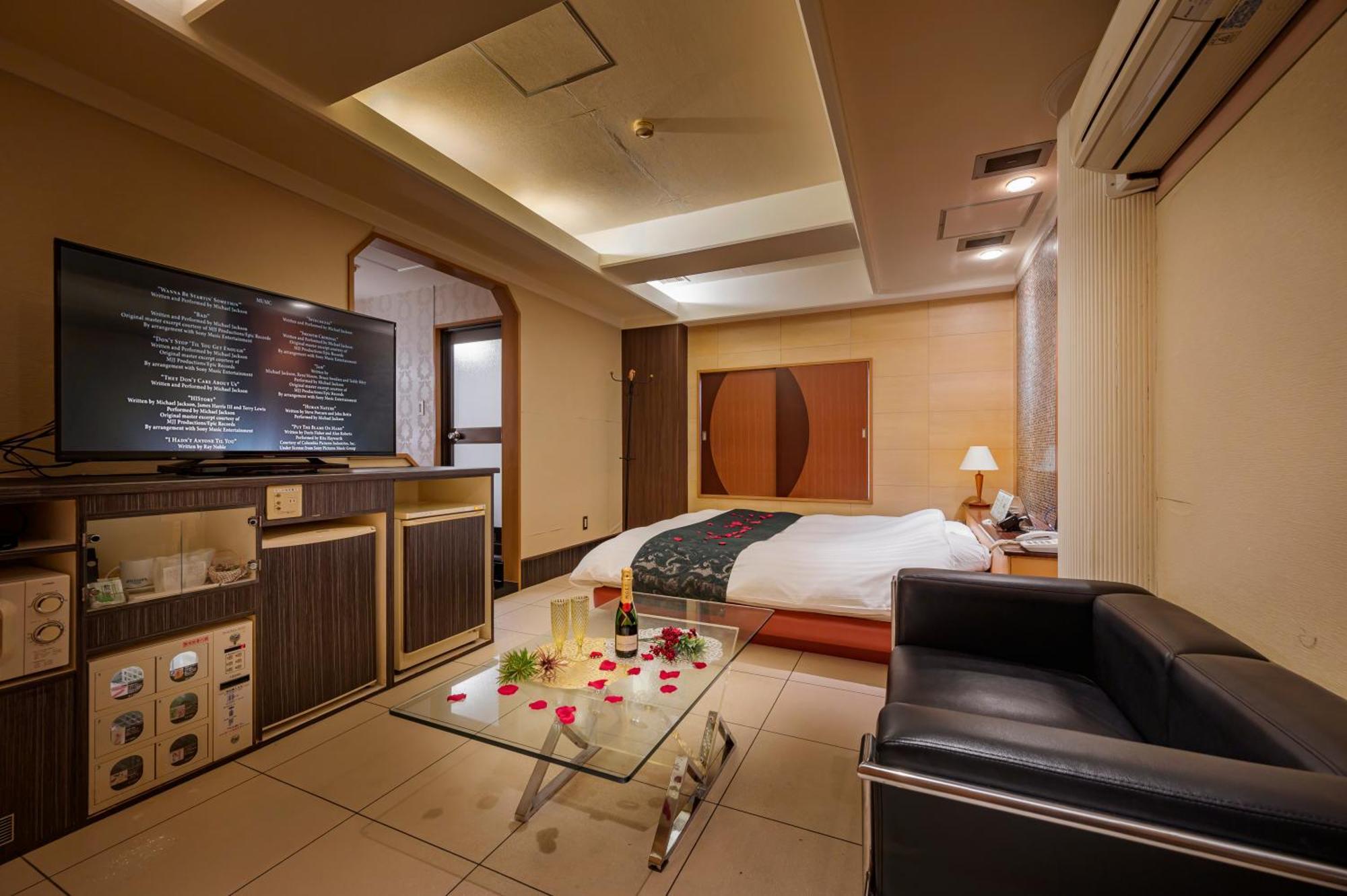 Hotel Mobilia (Adults Only) Tsurugashima Luaran gambar